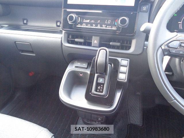Toyota SIENTA 2024-07 368293-14