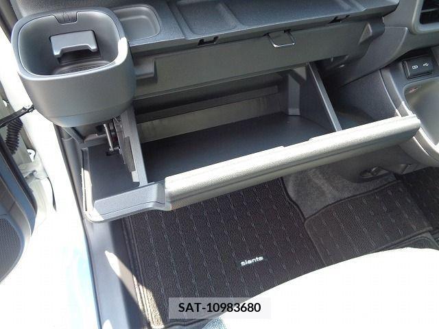 Toyota SIENTA 2024-07 368293-17