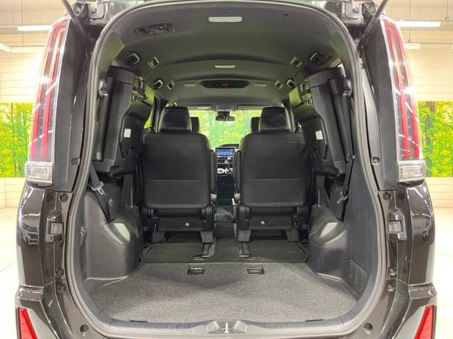 Toyota NOAH 2018-07 182740-11