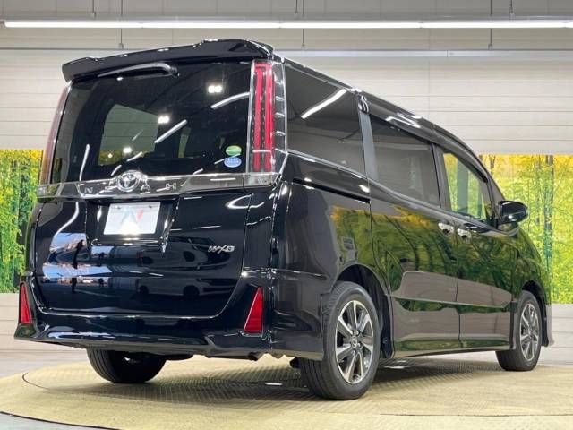 Toyota NOAH 2018-07 182740-18