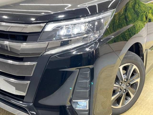 Toyota NOAH 2018-07 182740-13