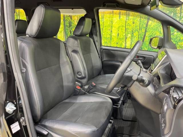 Toyota NOAH 2018-07 182740-8