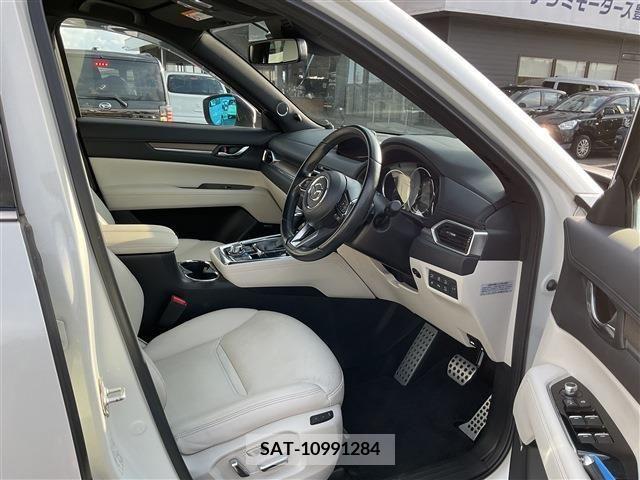 Mazda CX-8 2018-01 396268-24