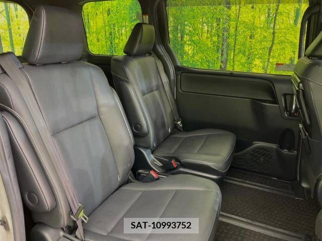 Toyota ESQUIRE 2019-03 217114-9