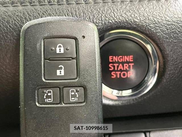 Toyota SIENTA 2017-12 368143-7