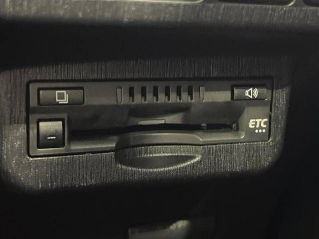 Toyota PRIUS ALPHA 2018-03 6449-5