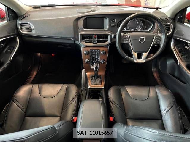 Volvo V40 2017-07 387310-1