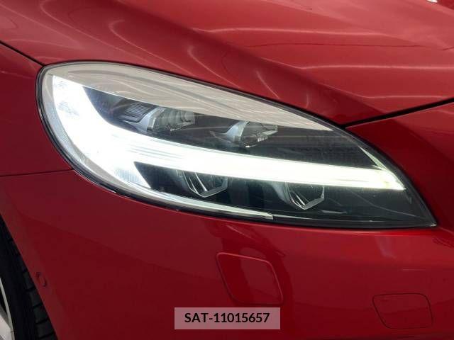 Volvo V40 2017-07 387310-14