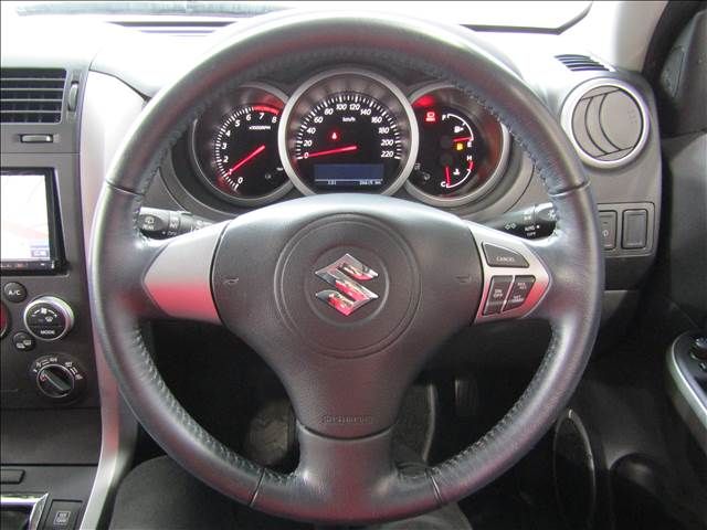 Suzuki ESCUDO 2015-08 2183-1