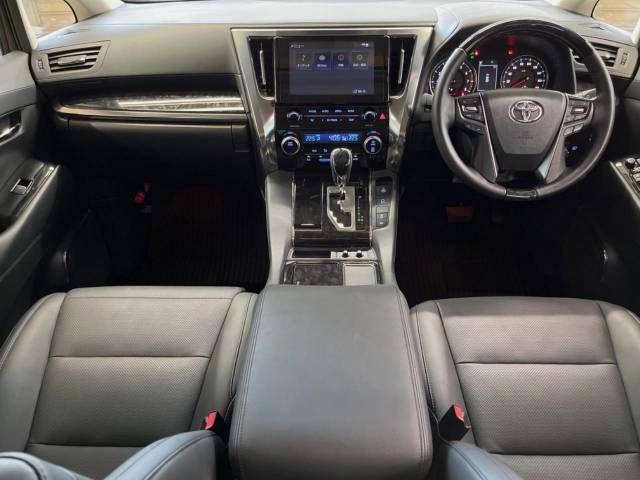 Toyota ALPHARD 2022-11 13702-1