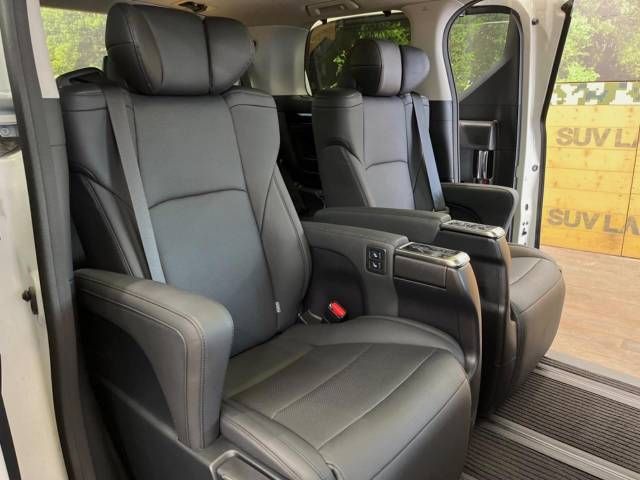 Toyota ALPHARD 2022-11 13702-11