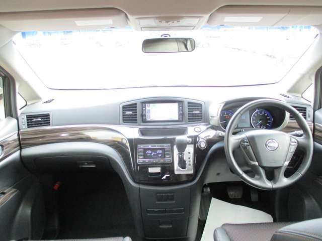 Nissan ELGRAND 2018-03 3431-6