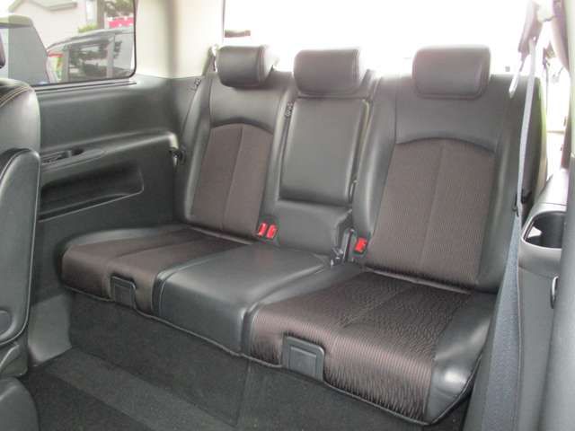 Nissan ELGRAND 2018-03 3431-15