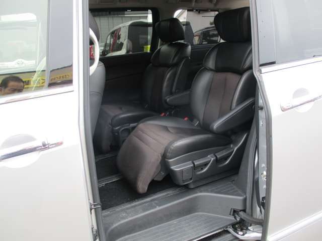 Nissan ELGRAND 2018-03 3431-14
