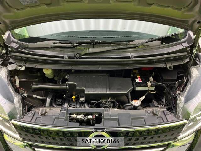 Nissan ROOX 2017-07 323838-18