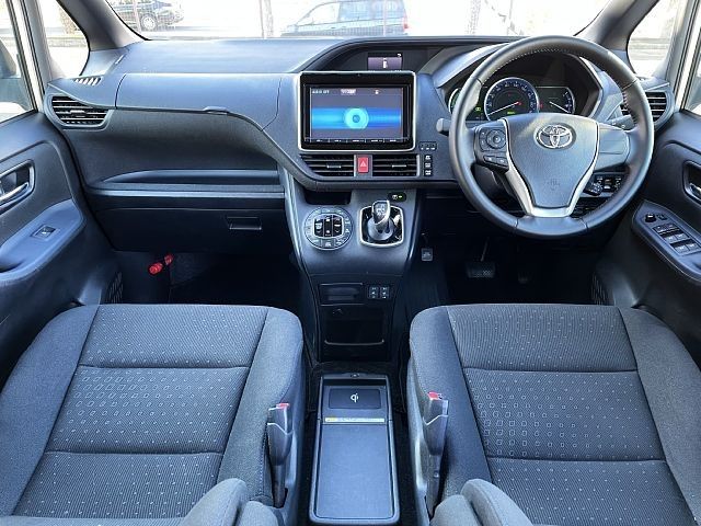 Toyota NOAH HYBRID 2015-07 191789-1