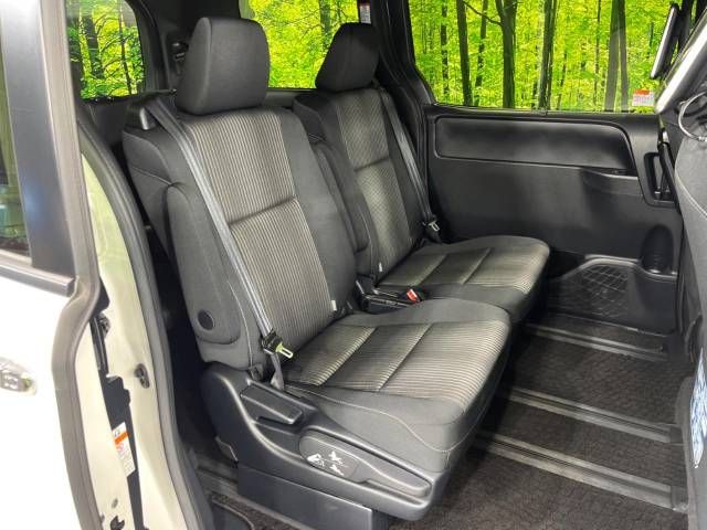 Toyota VOXY 2018-07 5420-9