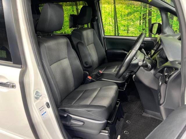 Toyota VOXY 2018-07 5420-8