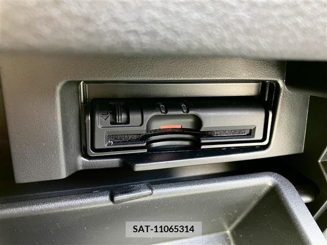 Nissan SERENA 2019-04 284260-8