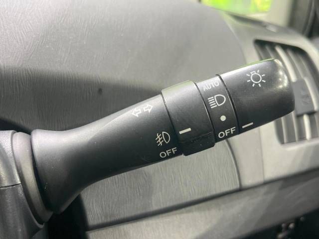 Toyota PRIUS 2014-07 27775-4
