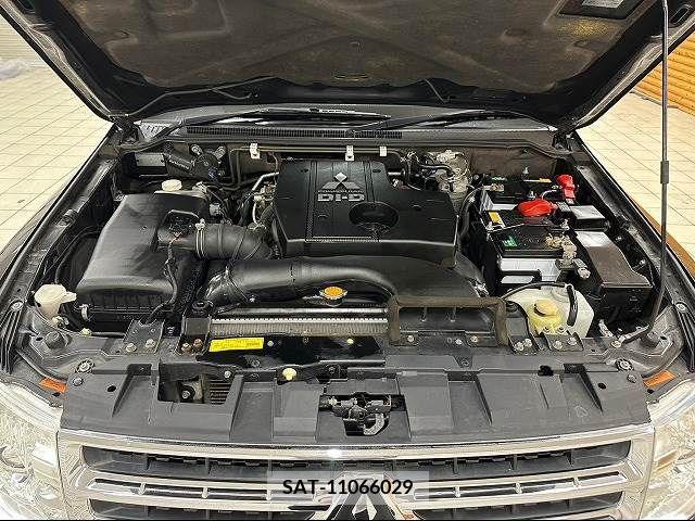 Mitsubishi PAJERO 2010-10 213273-11