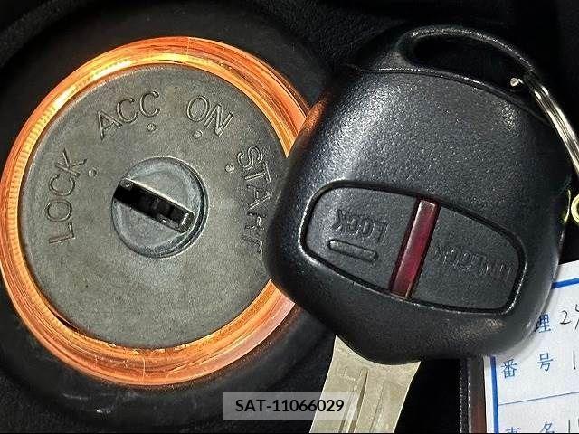 Mitsubishi PAJERO 2010-10 213273-13