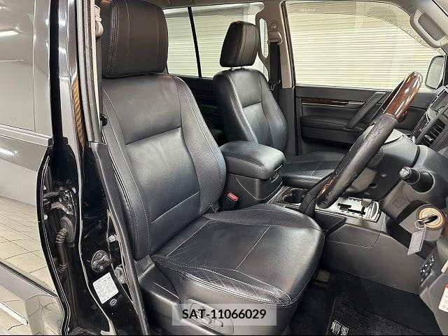 Mitsubishi PAJERO 2010-10 213273-7
