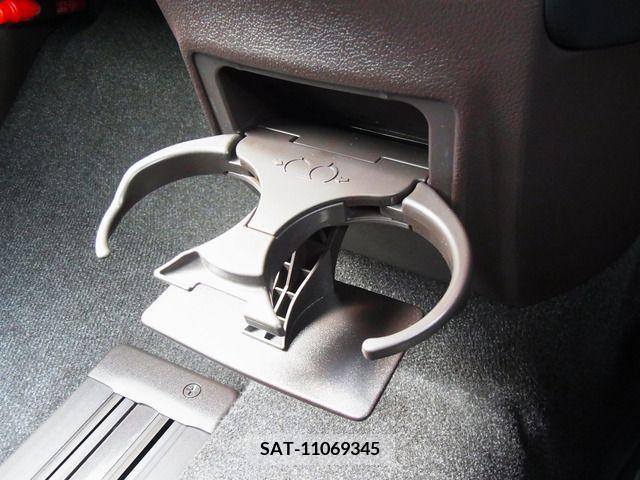 Toyota SPADE 2014-09 368738-19