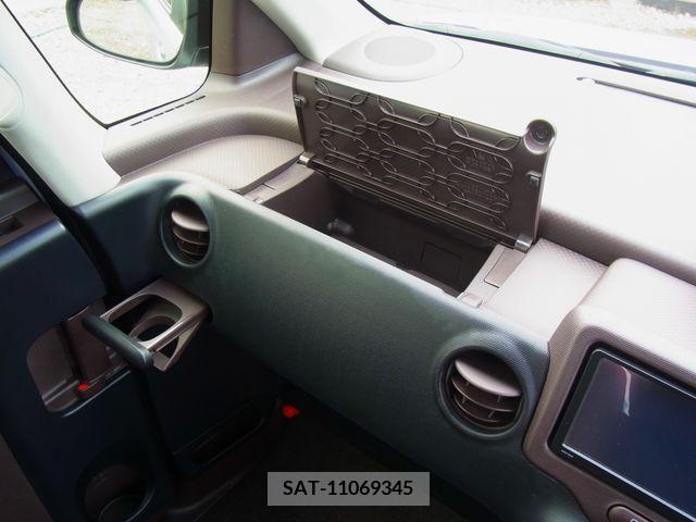 Toyota SPADE 2014-09 368738-21