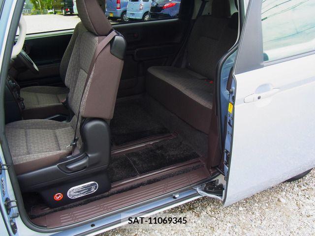 Toyota SPADE 2014-09 368738-12