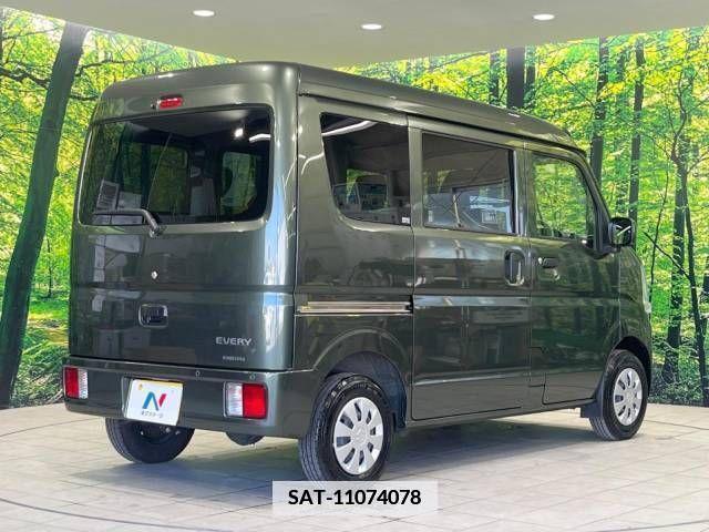 Suzuki EVERY 2022-06 359908-17