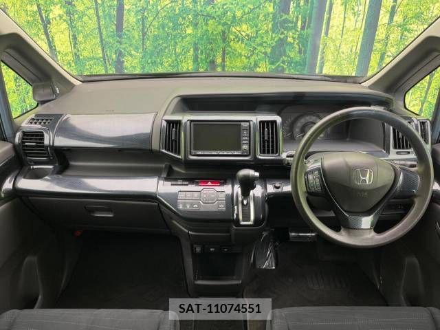 Honda e 2011-08 253438-1