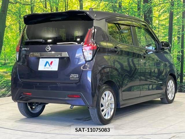 Nissan DAYZ 2019-06 323581-17