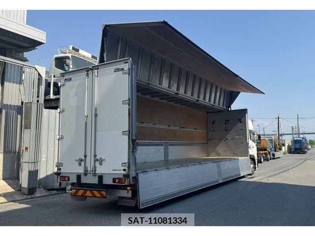 Nissan QUON 2019-06 366842-13