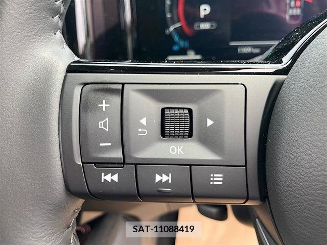 Nissan AURA 2023-11 356669-4