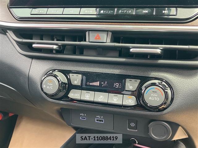 Nissan AURA 2023-11 356669-10