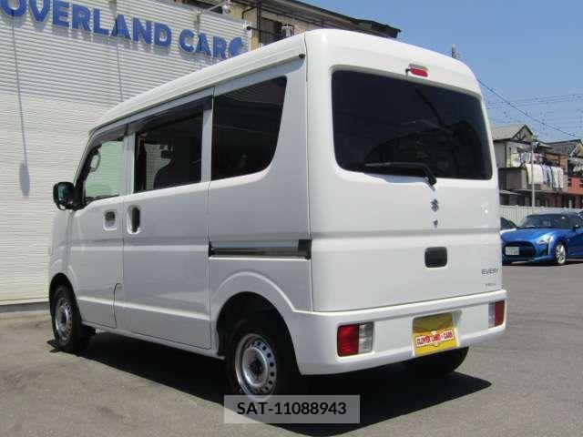 Suzuki EVERY 2022-03 297461-5
