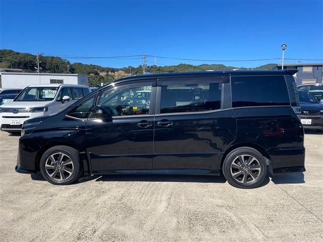 Toyota VOXY 2017-10 16956-8