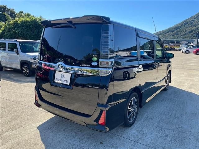 Toyota VOXY 2017-10 16956-7