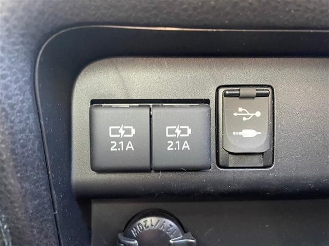 Toyota VOXY 2017-10 16956-19