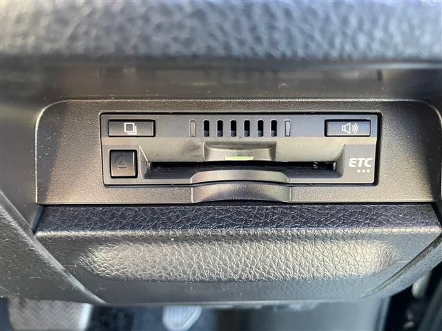 Toyota VOXY 2017-10 16956-22