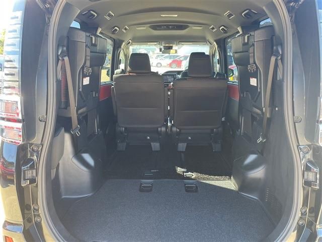 Toyota VOXY 2017-10 16956-6