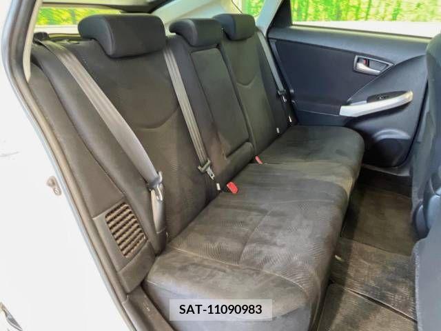 Toyota PRIUS 2015-04 337033-7