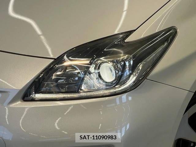 Toyota PRIUS 2015-04 337033-11