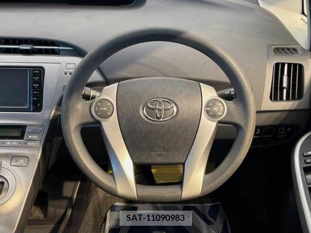 Toyota PRIUS 2015-04 337033-9