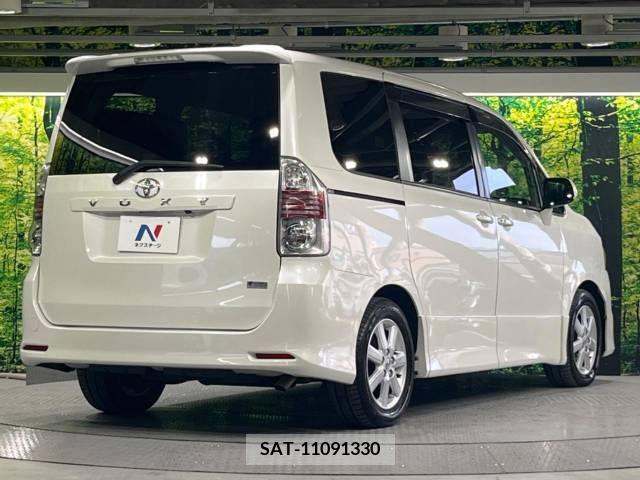 Toyota VOXY 2007-12 342352-18