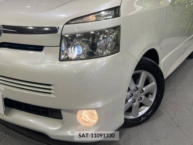 Toyota VOXY 2007-12 342352-13