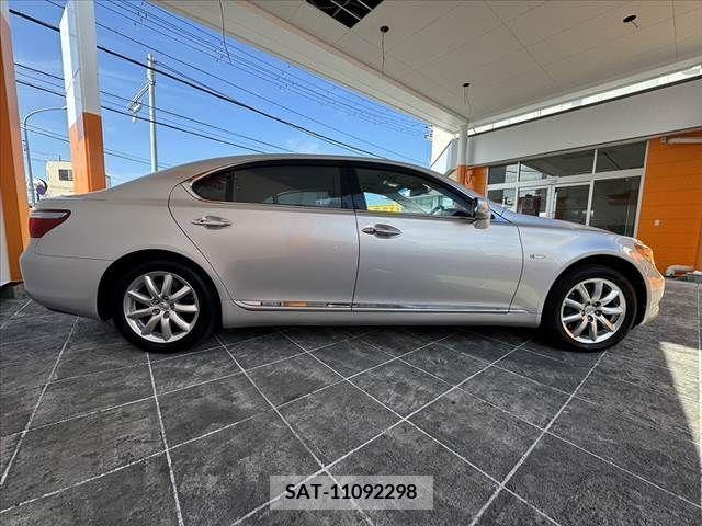 Lexus LS 2007-09 391884-11
