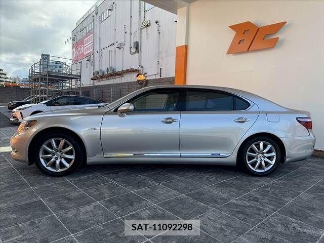 Lexus LS 2007-09 391884-10