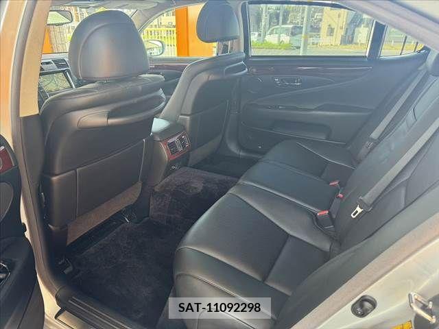 Lexus LS 2007-09 391884-17